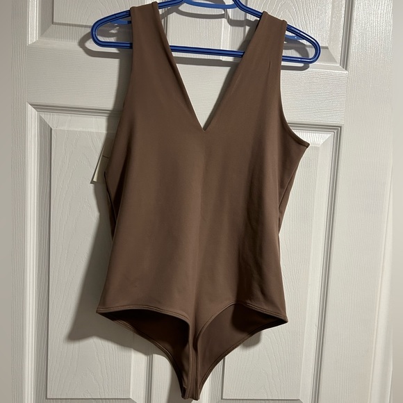 NWT A&F Seamless V Neck Bodysuit - Picture 10 of 11